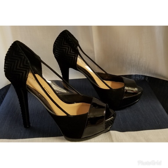 Elegant Black Peep-Toe Heels - Picture 1 of 3